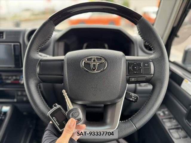 Toyota Land Cruiser 70 2025-07 7327820-4