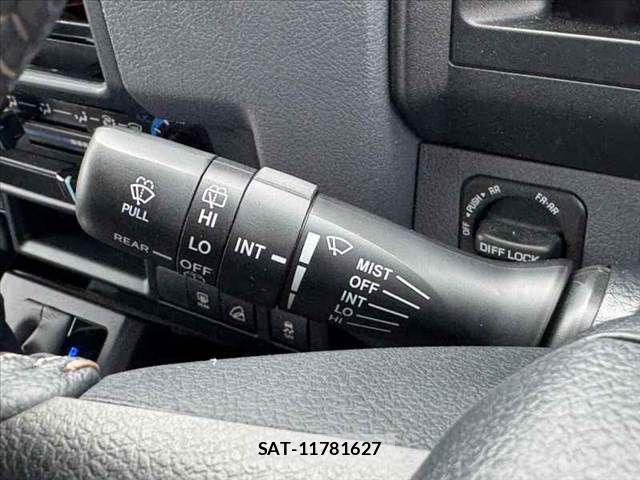 Toyota Land Cruiser 70 2024-02 7358343-20