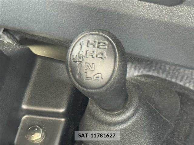 Toyota Land Cruiser 70 2024-02 7358343-4