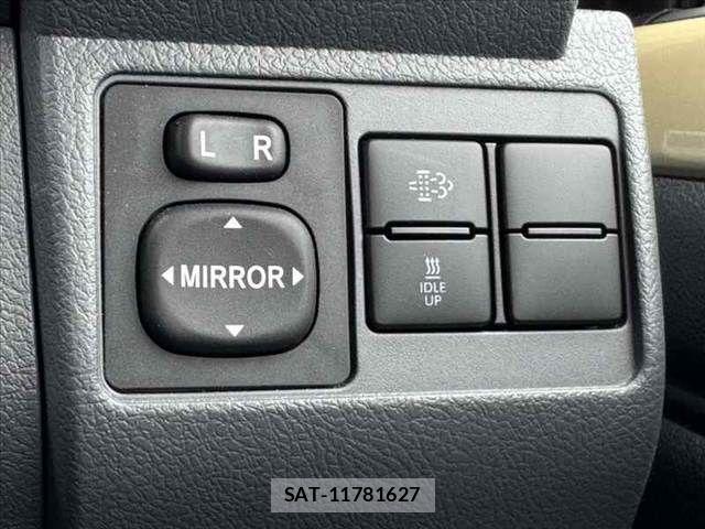 Toyota Land Cruiser 70 2024-02 7358343-5