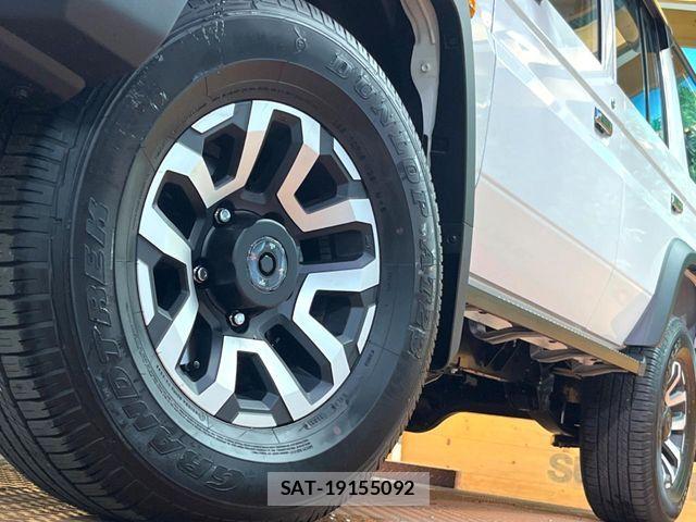 Toyota Land Cruiser 70 2025-03 7501148-14