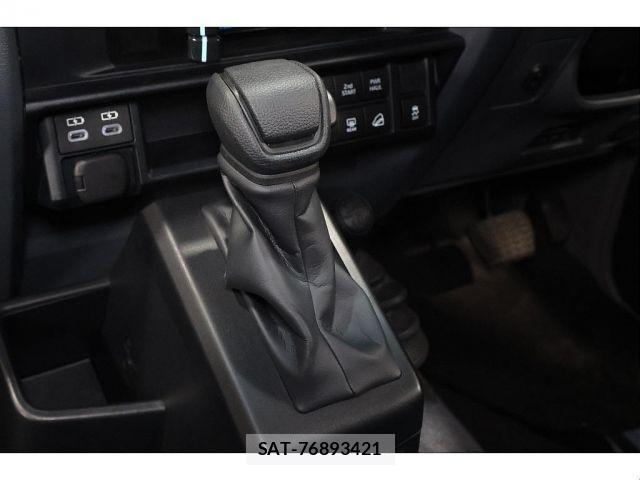 Toyota Land Cruiser 70 2024-01 7724773-9