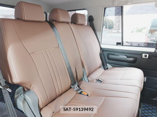 Toyota Land Cruiser 70 2025-05 7724779-19