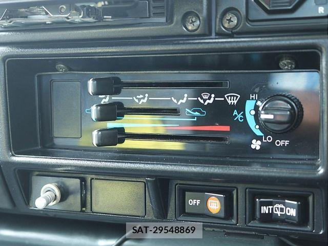 Toyota Land Cruiser 70 2003-01 7724780-16