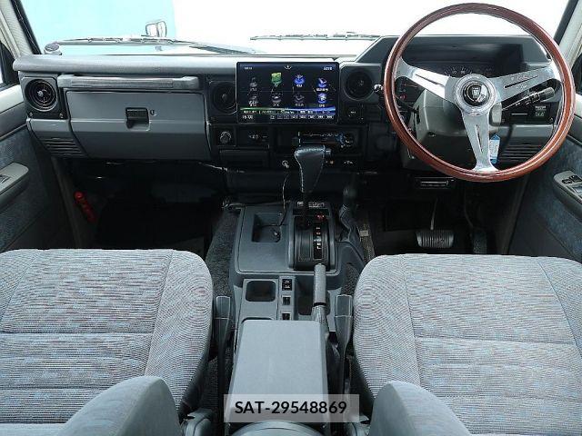 Toyota Land Cruiser 70 2003-01 7724780-1