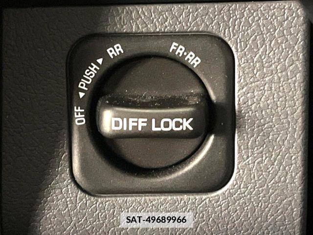 Toyota Land Cruiser 70 2025-04 7786187-6