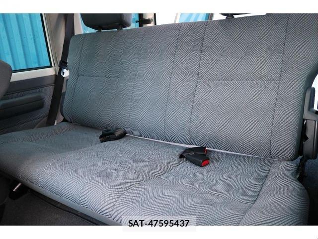 Toyota Land Cruiser 70 2014-01 7786172-14