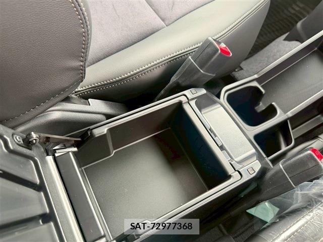 Toyota Land Cruiser 70 2025-06 7877152-11