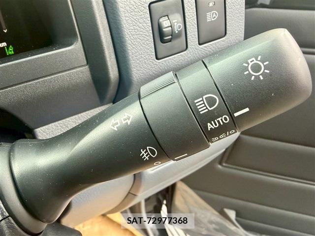 Toyota Land Cruiser 70 2025-06 7877152-13