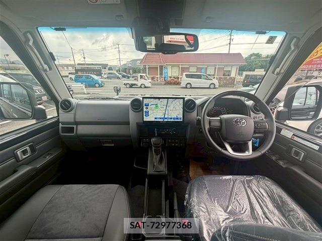 Toyota Land Cruiser 70 2025-06 7877152-1