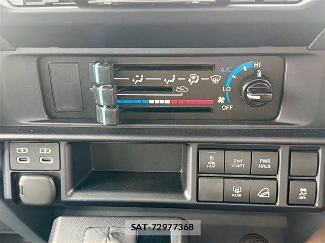 Toyota Land Cruiser 70 2025-06 7877152-6