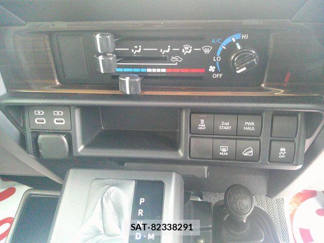 Toyota Land Cruiser 70 2024-03 7902807-18