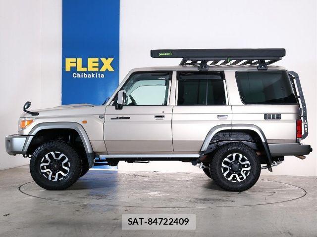 Toyota Land Cruiser 70 2015-01 7902810-9