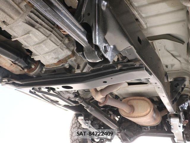Toyota Land Cruiser 70 2015-01 7902810-10