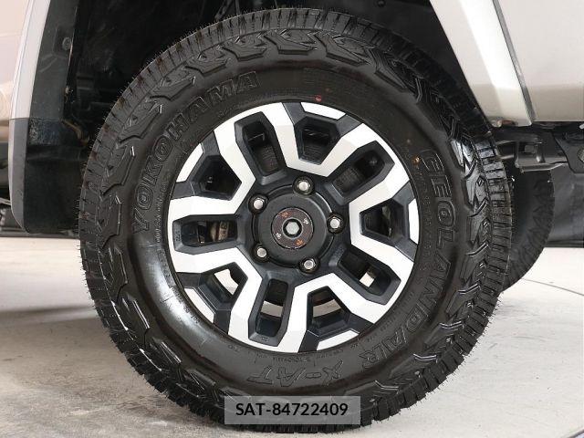 Toyota Land Cruiser 70 2015-01 7902810-12