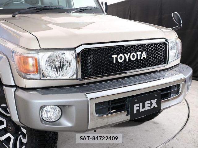 Toyota Land Cruiser 70 2015-01 7902810-15