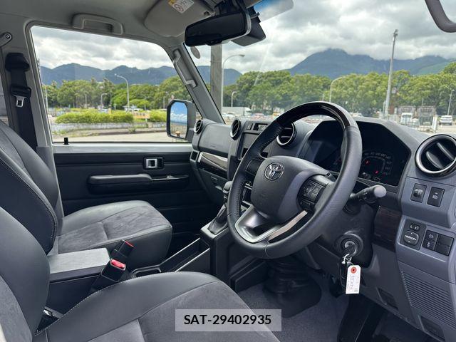 Toyota Land Cruiser 70 2025-02 7979663-14