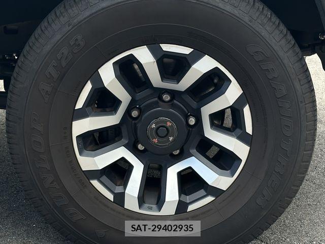 Toyota Land Cruiser 70 2025-02 7979663-22