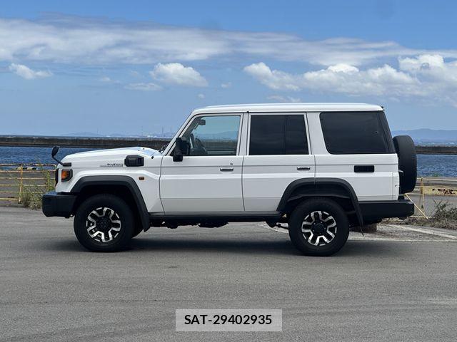 Toyota Land Cruiser 70 2025-02 7979663-28