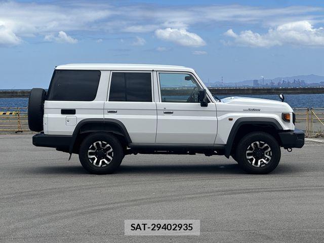 Toyota Land Cruiser 70 2025-02 7979663-29