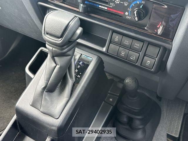 Toyota Land Cruiser 70 2025-02 7979663-3