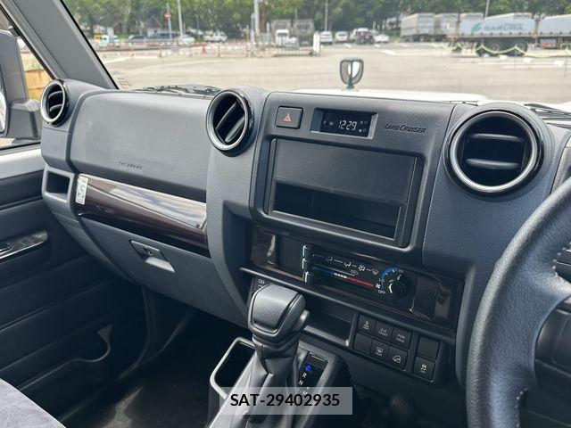 Toyota Land Cruiser 70 2025-02 7979663-5