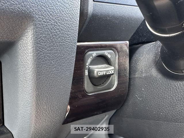 Toyota Land Cruiser 70 2025-02 7979663-8