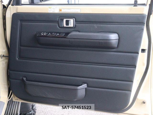 Toyota Land Cruiser 70 2023-01 8074230-12