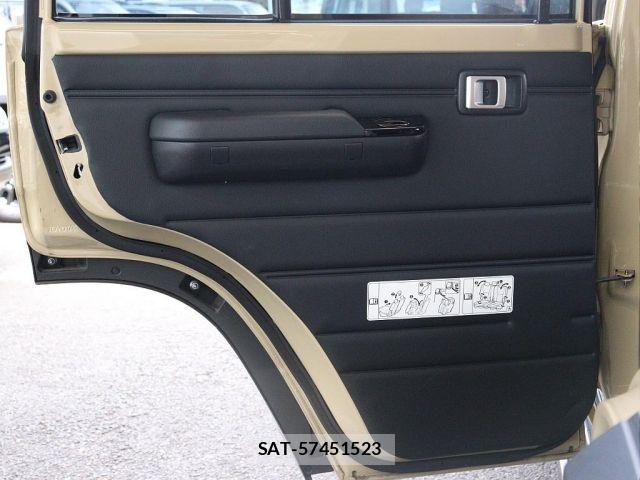 Toyota Land Cruiser 70 2023-01 8074230-15