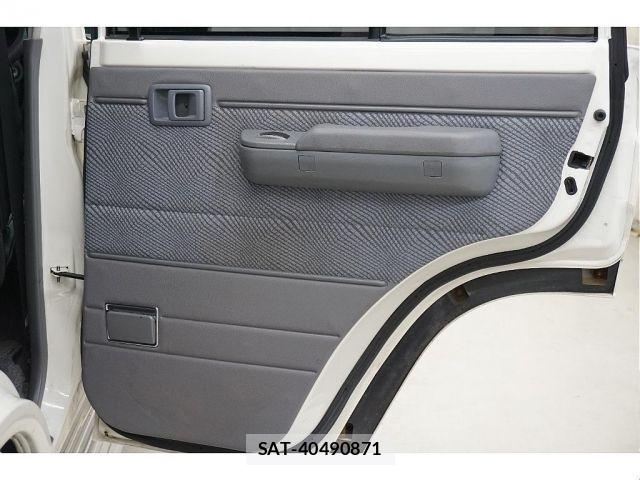 Toyota Land Cruiser 70 2015-01 8099945-11