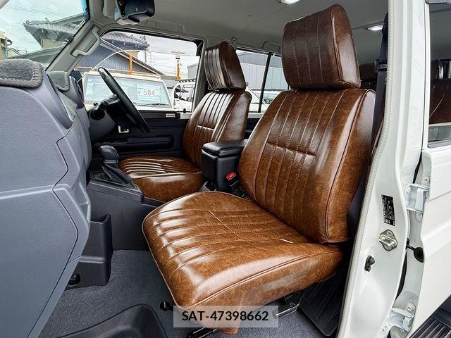 Toyota Land Cruiser 70 2025-07 8230514-13