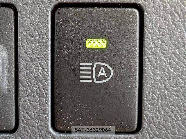 Toyota Land Cruiser 70 2025-11 8245602-10