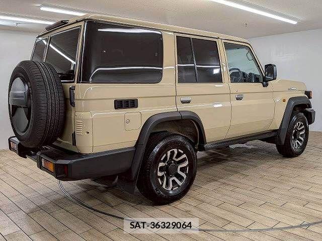 Toyota Land Cruiser 70 2025-11 8245602-16