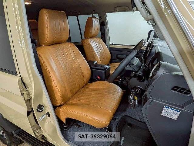 Toyota Land Cruiser 70 2025-11 8245602-4