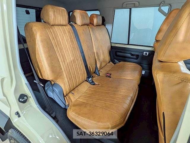 Toyota Land Cruiser 70 2025-11 8245602-5