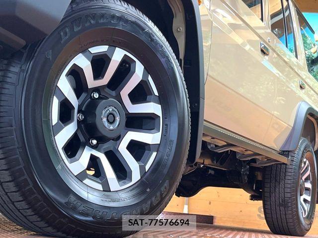 Toyota Land Cruiser 70 2025-04 8245600-12