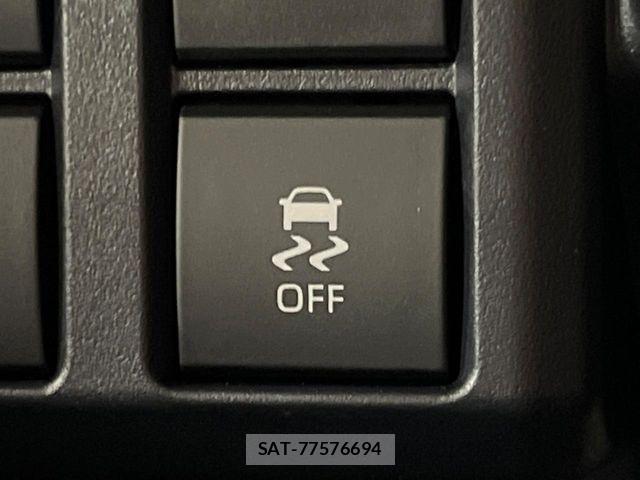 Toyota Land Cruiser 70 2025-04 8245600-3