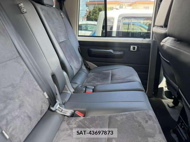 Toyota Land Cruiser 70 2024-03 8315035-10
