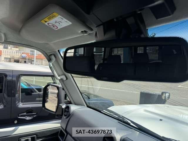 Toyota Land Cruiser 70 2024-03 8315035-11