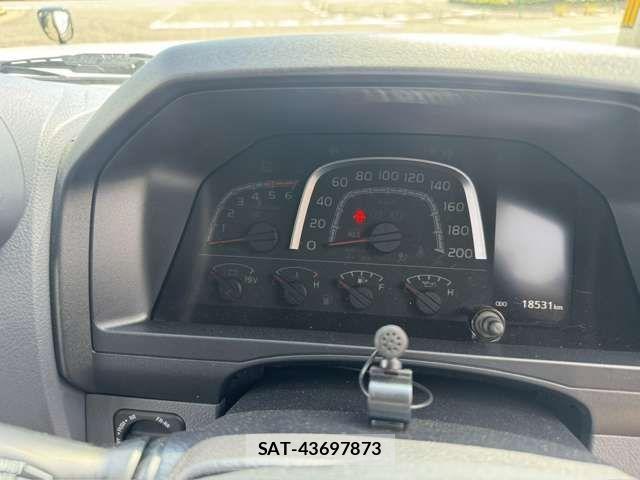Toyota Land Cruiser 70 2024-03 8315035-13