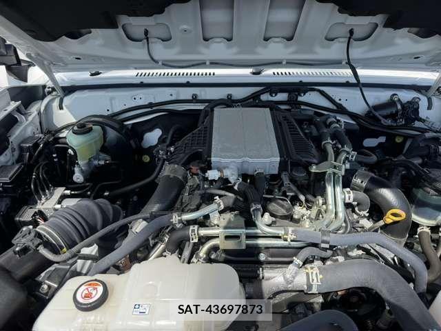 Toyota Land Cruiser 70 2024-03 8315035-3