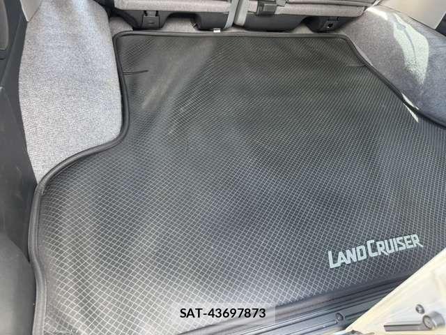 Toyota Land Cruiser 70 2024-03 8315035-7