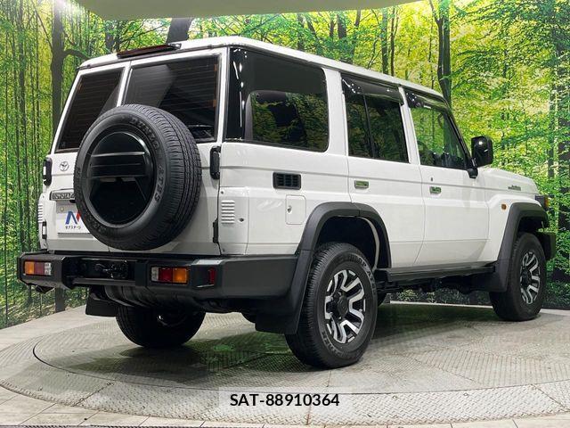 Toyota Land Cruiser 70 2025-06 8336430-17
