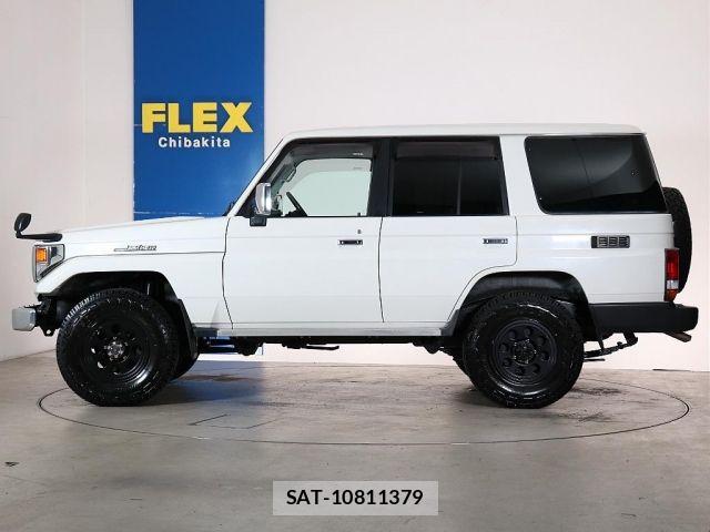 Toyota Land Cruiser 70 2001-01 8366565-9
