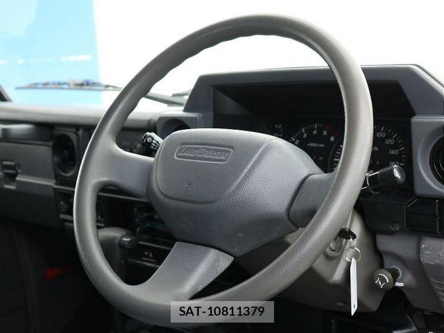 Toyota Land Cruiser 70 2001-01 8366565-18
