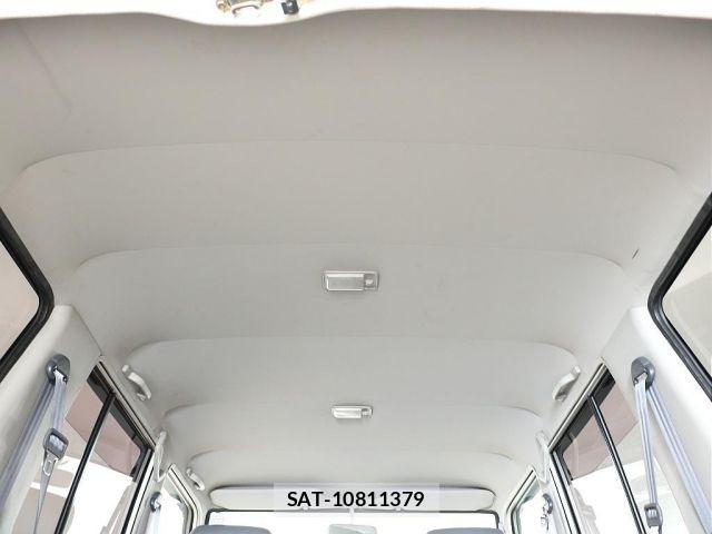 Toyota Land Cruiser 70 2001-01 8366565-8