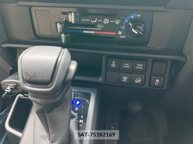 Toyota Land Cruiser 70 2024-01 8413114-18