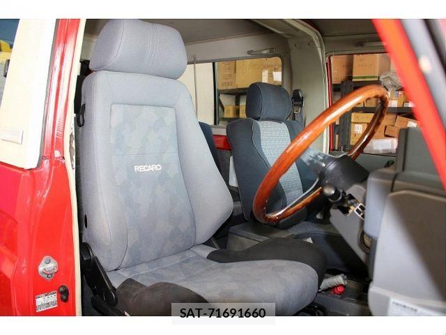 Toyota Land Cruiser 70 1991-01 8438281-5
