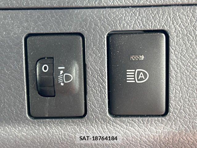 Toyota Land Cruiser 70 2025-04 8438277-6