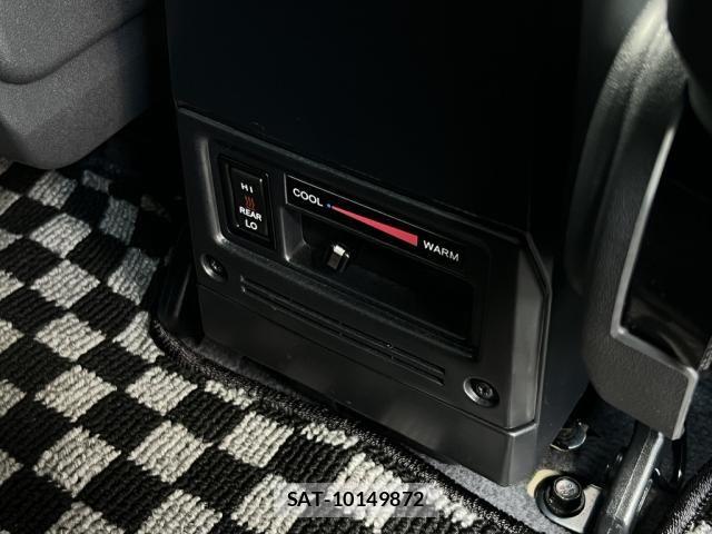 Toyota Land Cruiser 70 2025-04 8485573-27